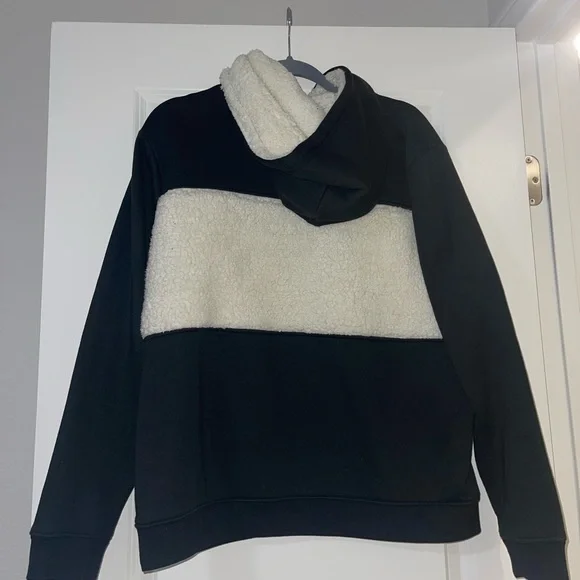 Vegas golden knights hoodie 🏒 - Picture 2 of 3